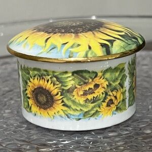 Sunflower 🌻 England Bone China vintage round lidded trinket container